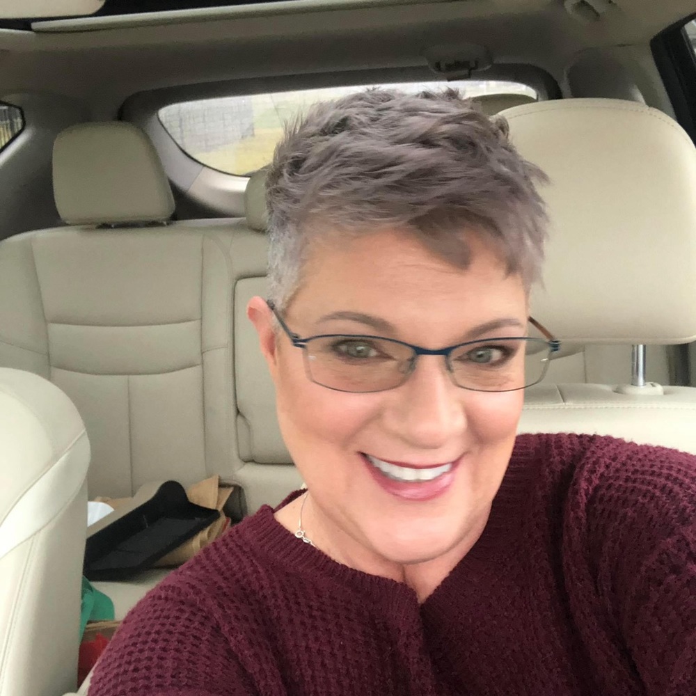 Meet your Posher, Leigh